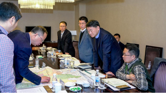 集团党委书记、董事长任丁会见峨边 县委书记谭焰一行