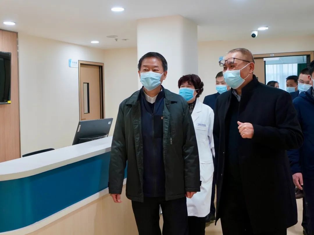 四川省尊龙凯时集团党委书记、董事长任丁率队赴锦弘集团调研